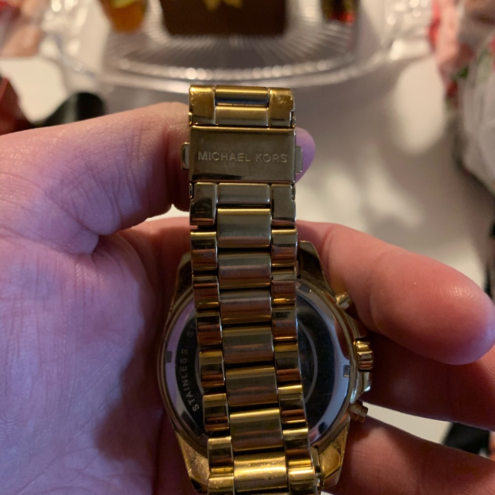 Micheal Kors watch - Picture 3 of 3